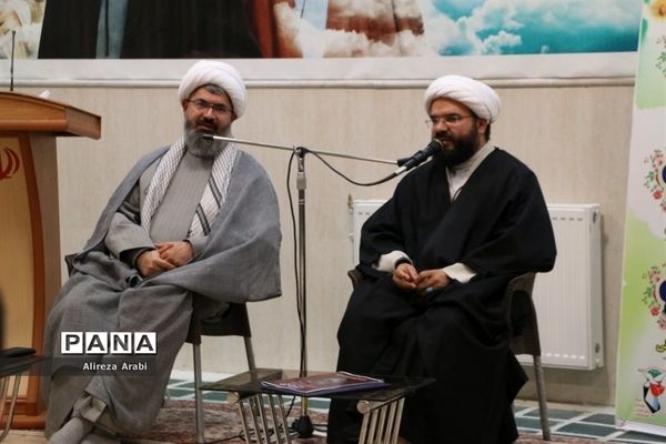 گفت‌وگوی آزاد دانش‌آموزان با امام جمعه کاشمر