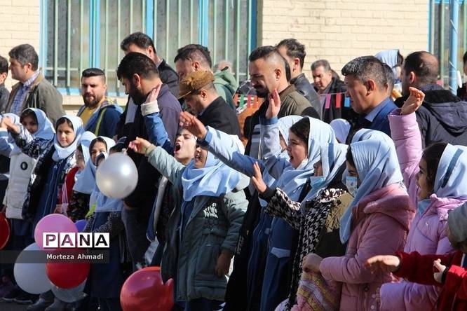 جشن پدر دختری دانشآموزان دبستان ام ابنین یک در شهرری