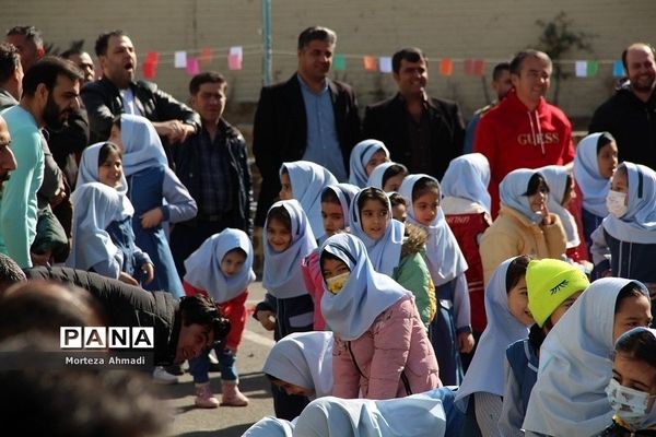 جشن پدر دختری دانش‌آموزان دبستان ام ابنین یک در شهرری