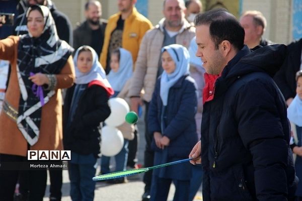 جشن پدر دختری دانش‌آموزان دبستان ام ابنین یک در شهرری