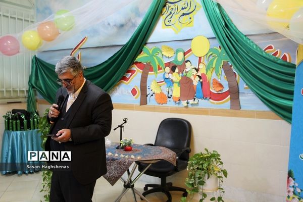 جلسه آموزش خانواده و گرامیداشت مقام پدردر آموزشگاه جلال آل احمد اسلامشهر