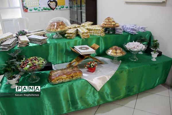 جلسه آموزش خانواده و گرامیداشت مقام پدردر آموزشگاه جلال آل احمد اسلامشهر