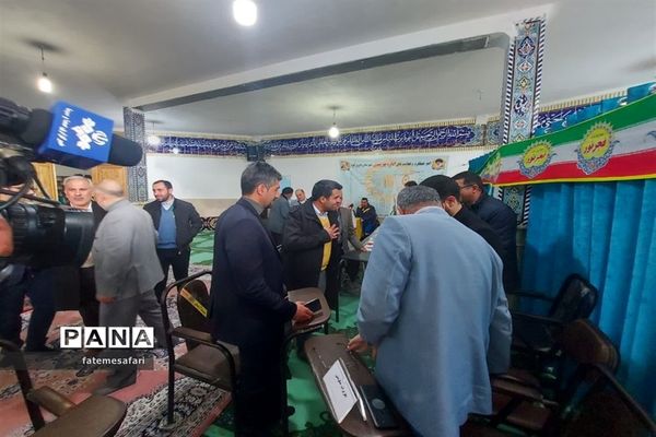 برپایی میز خدمت در نماز جمعه فیروزکوه