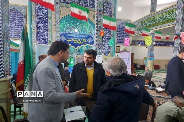 برپایی میز خدمت در نماز جمعه فیروزکوه