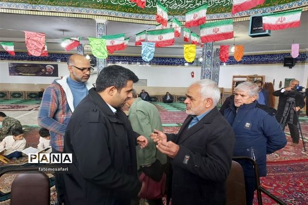 برپایی میز خدمت در نماز جمعه فیروزکوه