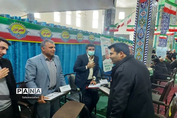 برپایی میز خدمت در نماز جمعه فیروزکوه