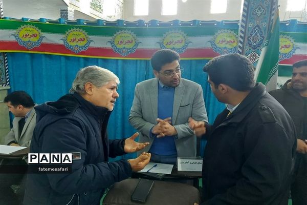 برپایی میز خدمت در نماز جمعه فیروزکوه