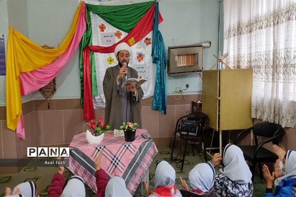 جشن ولادت حضرت علی علیه السلام در آموزشگاه شهیدان اقبال پور ناحیه چهار شیراز