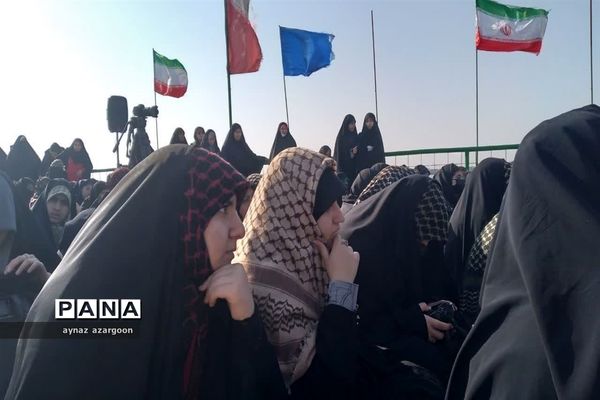 حضور دانش‌آموزان قائمشهری در اروندکنار