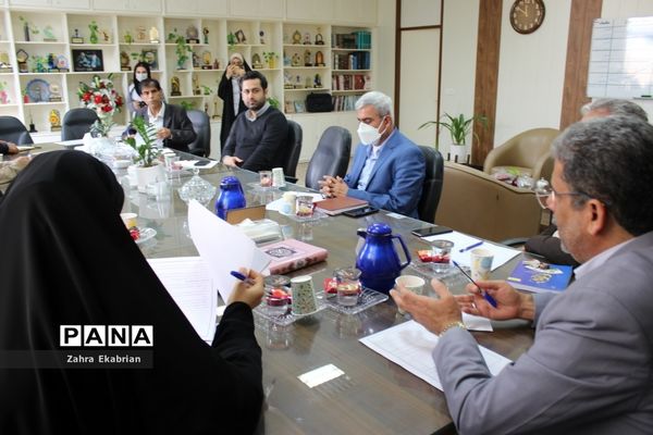 جلسه دبیرخانه استانی جشنواره تجارب برتر تربیتی، مشاوره و مراقبت در برابر آسیب‌های اجتماعی آموزش و پرورش استان بوشهر
