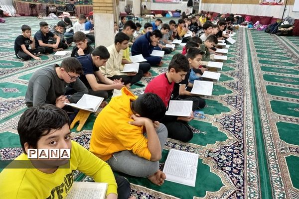 مراسم اعتکاف دانش‌آموزان پسر در رودهن