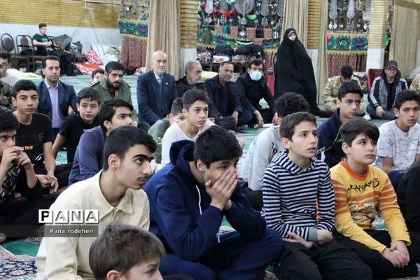 مراسم اعتکاف دانش‌آموزان پسر در رودهن