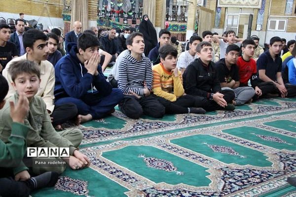 مراسم اعتکاف دانش‌آموزان پسر در رودهن