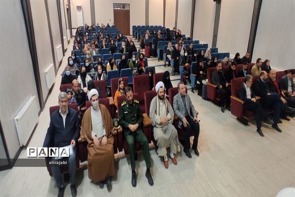 اعزام دانش‌آموزان دختر مدارس منطقه کهریزک به اردوی راهیان نور