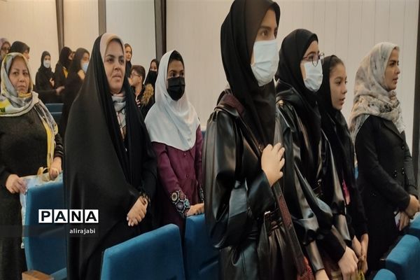 اعزام دانش‌آموزان دختر مدارس منطقه کهریزک به اردوی راهیان نور