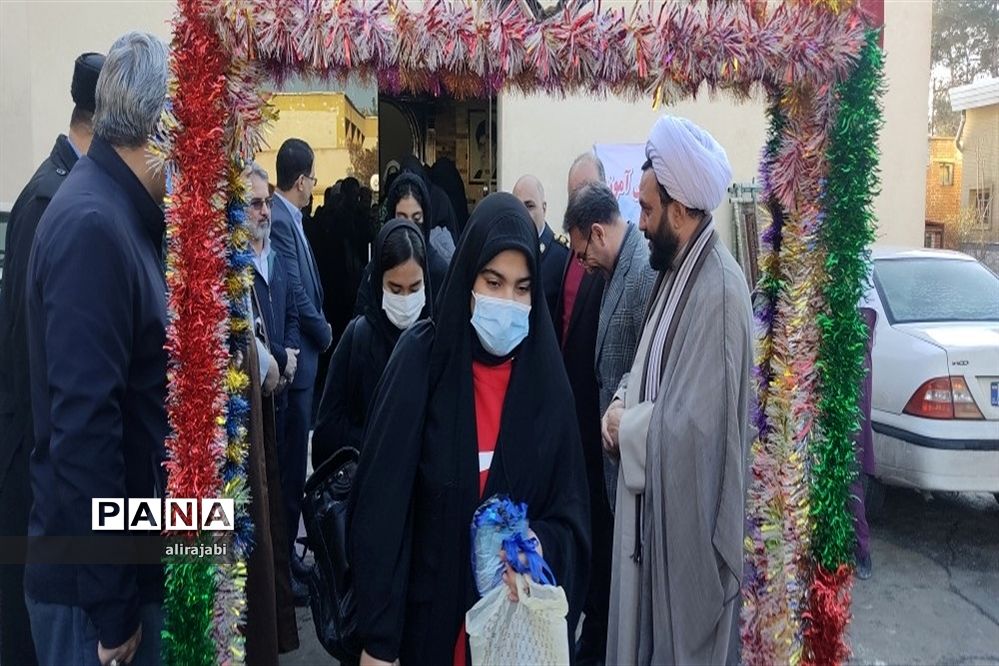 اعزام دانش‌آموزان دختر مدارس منطقه کهریزک به اردوی راهیان نور