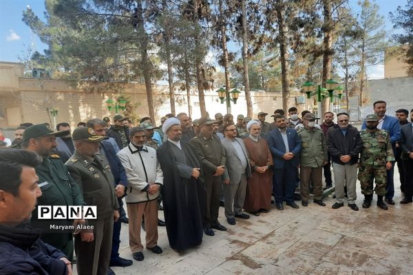 غبارروبی و عطر افشانی گلزار شهدای امامزاده عمادالدین (ع) در شهرستان رباط‌کریم