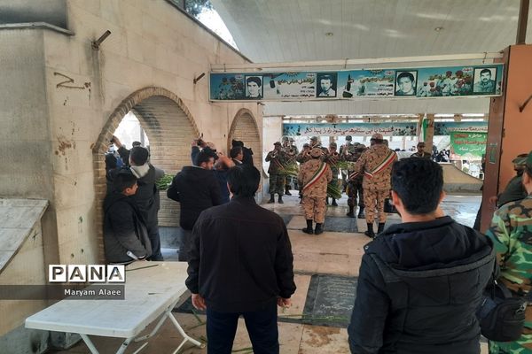 غبارروبی و عطر افشانی گلزار شهدای امامزاده عمادالدین (ع) در شهرستان رباط‌کریم