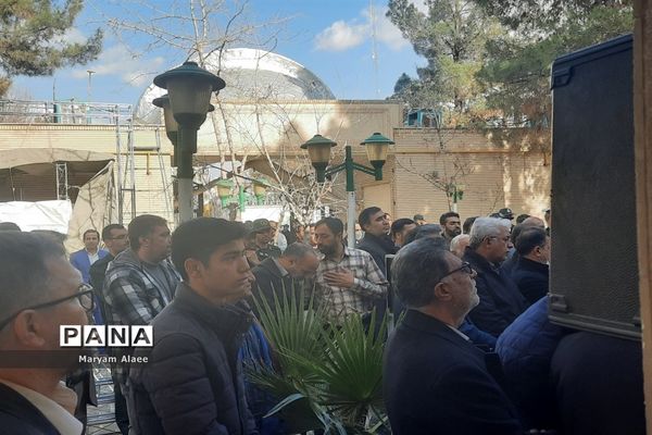 غبارروبی و عطر افشانی گلزار شهدای امامزاده عمادالدین (ع) در شهرستان رباط‌کریم