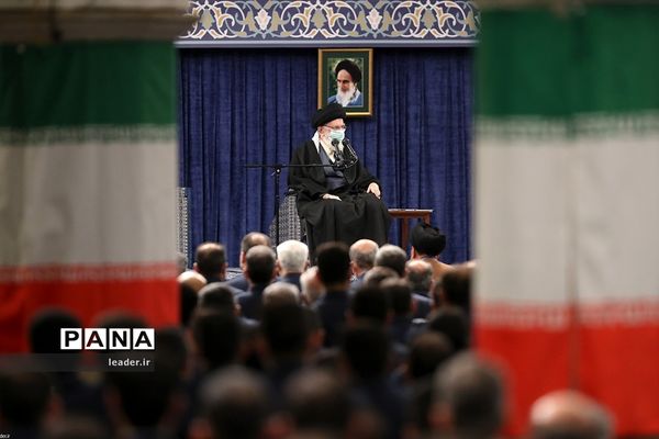 دیدار جمعی از فرماندهان نیروی هوایی و پدافند هوایی ارتش با رهبر انقلاب
