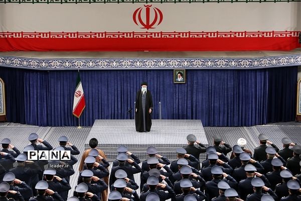 دیدار جمعی از فرماندهان نیروی هوایی و پدافند هوایی ارتش با رهبر انقلاب