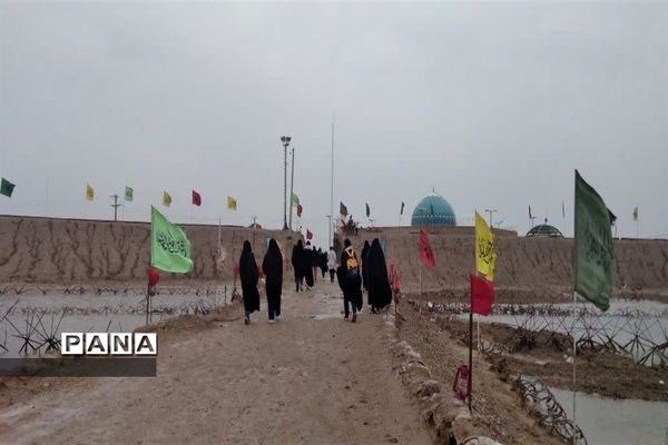 بدرقه دانش‌آموزان دختر شهرستان امیدیه به اردوی راهیان نور