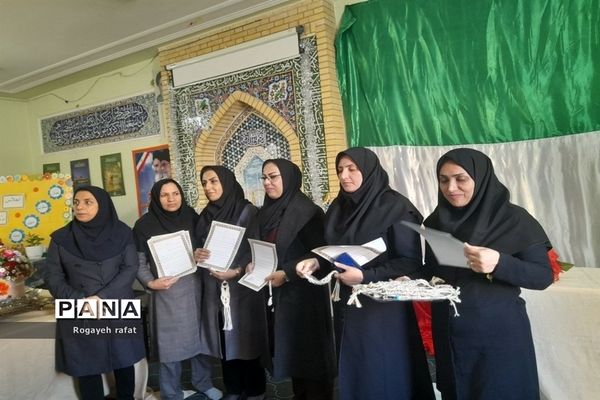 برگزاری اجلاسیه نماز در دبیرستان زهرای مرضیه(س) ناحیه یک شیراز