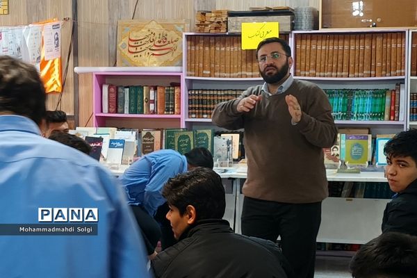 برگزاری طرح نمایشگاه مدرسه انقلاب بمناسبت دهه فجر