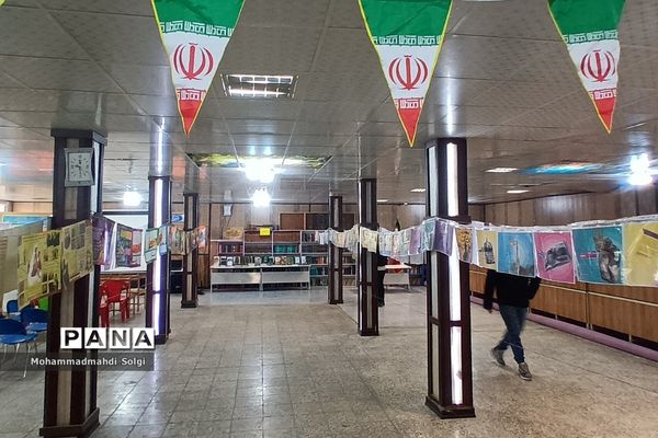 برگزاری طرح نمایشگاه مدرسه انقلاب بمناسبت دهه فجر