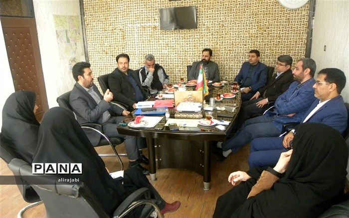 تعامل بین سه ضلع دانش‌آموز، خانواده و معلم باعث پیشرفت دانش‌آموزان می‌شود