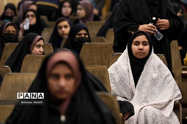 مراسم بدرقه کاروان زیارت اولی‌های دانش‌آموزی مشهد الرضا(ع)