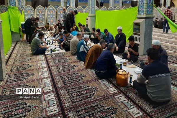 برگزاری مراسم اعتکاف با هدف تبیین اخلاق و معنویت نوجوانان دهه هشتادی در مسجد سید الشهدا