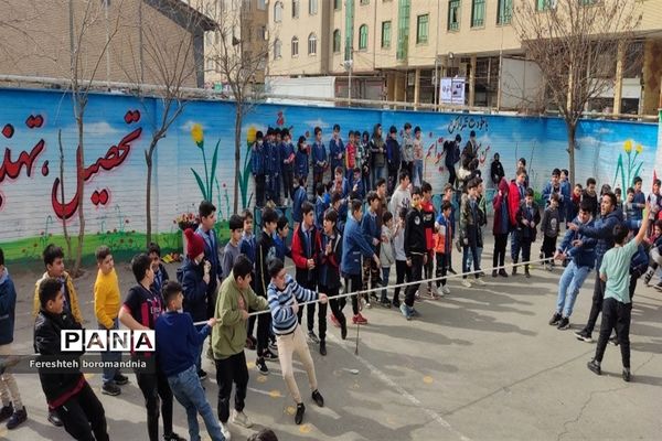 اجرای برنامه‌های مفرح ورزشی و هنری در دبستان نیکان ملارد
