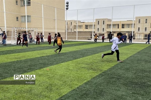 بازدید ۲۵دانش‌آموز منطقه سبزدشت بافق از آموزشگاه شاهد غدیر روستای بساب