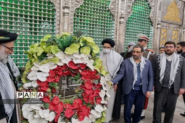 تجدید میثاق امام جمعه و فرماندار شهرستان کاشان با آرمان‌های حضرت امام خمینی (ره)