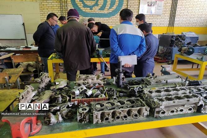 بازدید دانشآموزان ملارد از هنرستان فنی و حرفهای شهریار
