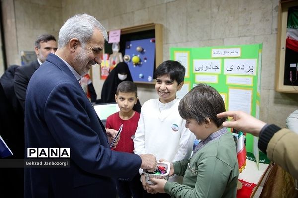 جشن بزرگ «نونهالان گام دوم انقلاب اسلامی»