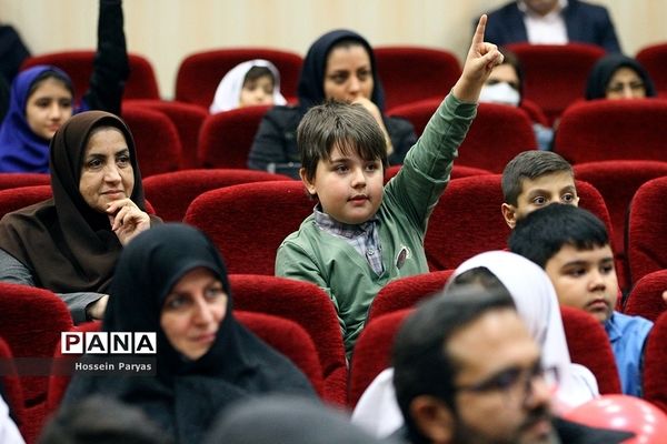 جشن بزرگ «نونهالان گام دوم انقلاب اسلامی»