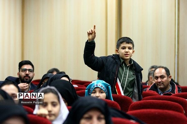 جشن بزرگ «نونهالان گام دوم انقلاب اسلامی»