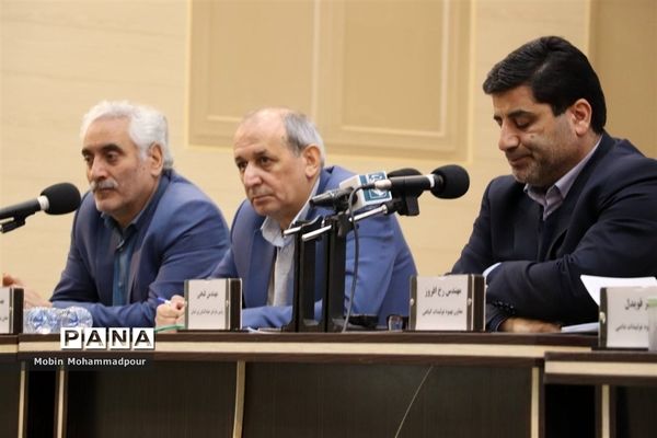 نشست مطبوعاتی رئیس سازمان جهاد کشاورزی آذربایجان شرقی