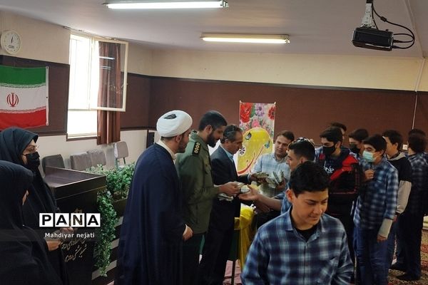 جشن تکلیف دانش‌آموزان دبیرستان استعدادهای درخشان شهید بهشتی رودهن