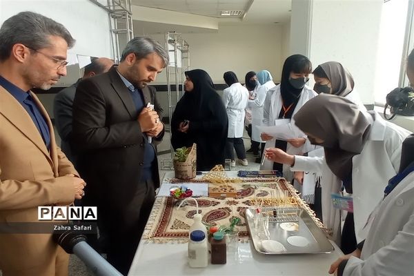 نمایشگاه علمی پژوهشی با مشارکت مدارس منطقه چهاردانگه