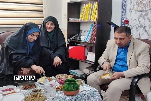 جشنواره غذا  در دبیرستان توحید شهرستان قدس