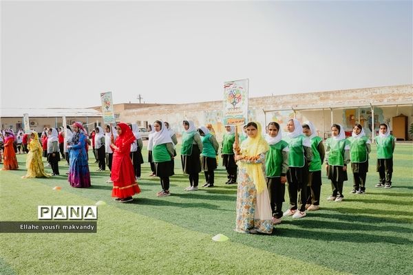 مراسم افتتاحیه زمین های چمن مصنوعی در مدارس شهرستان امیدیه