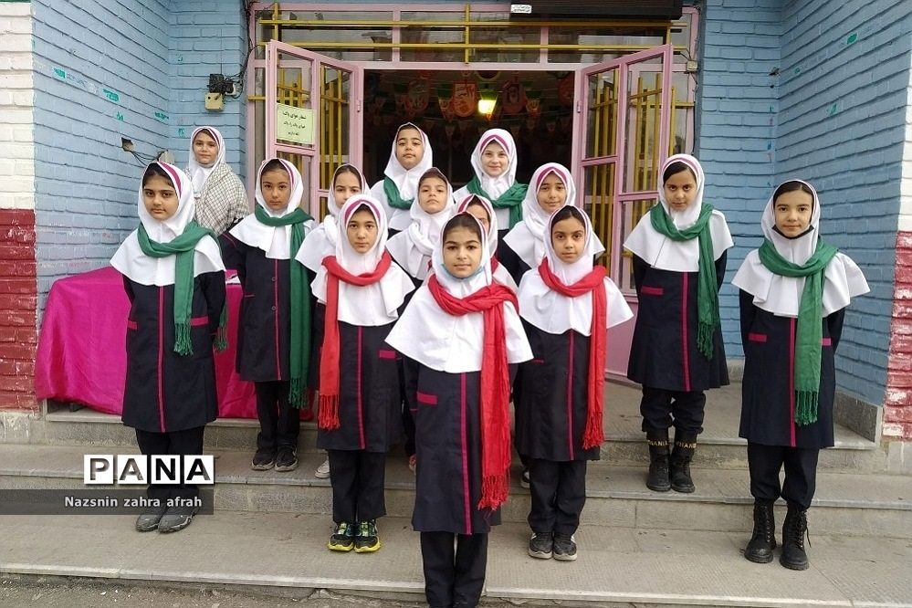 جشن انقلاب در مدارس ابتدایی رودهن