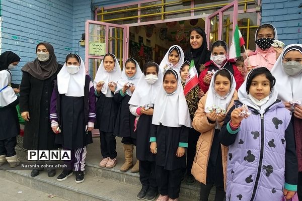 جشن انقلاب در مدارس ابتدایی رودهن