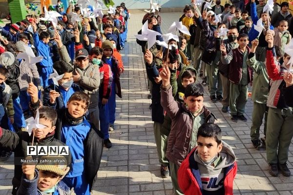 جشن انقلاب در مدارس ابتدایی رودهن