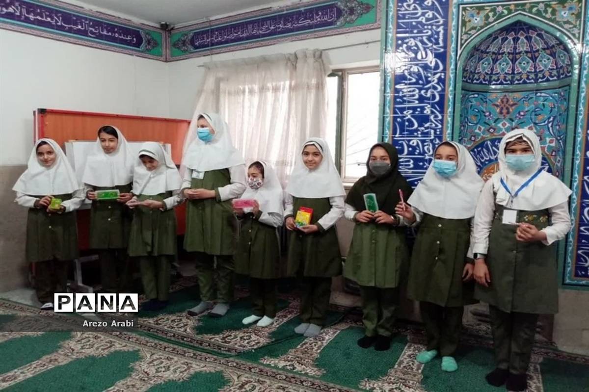 برگزاری جشن دهه فجرانقلاب اسلامی درآموزشگاه الله اکبر اسلامشهر