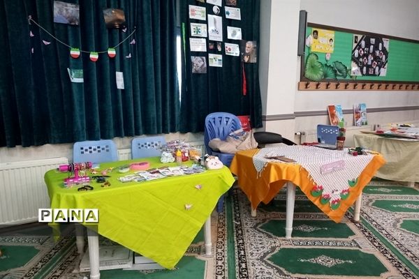 جشنواره کارآفرینی دانش‌آموزان دبیرستان شهید زارع ناحیه 3 کرج