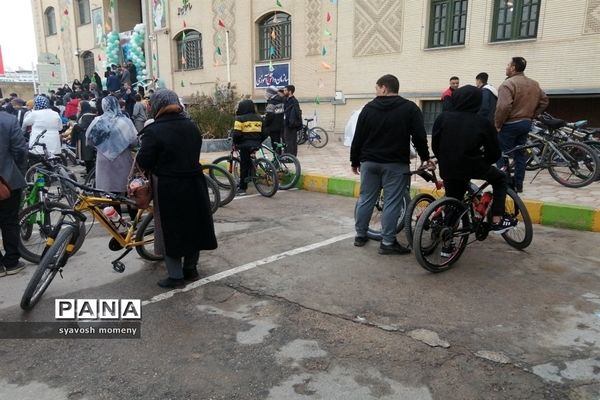 همایش بزرگ دوچرخه سواری دانش‌آموزان در شیراز